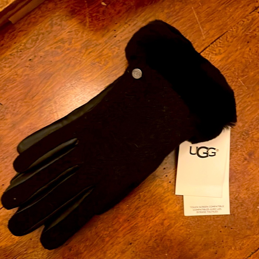 NWT: UGG LEATHER GLOVES